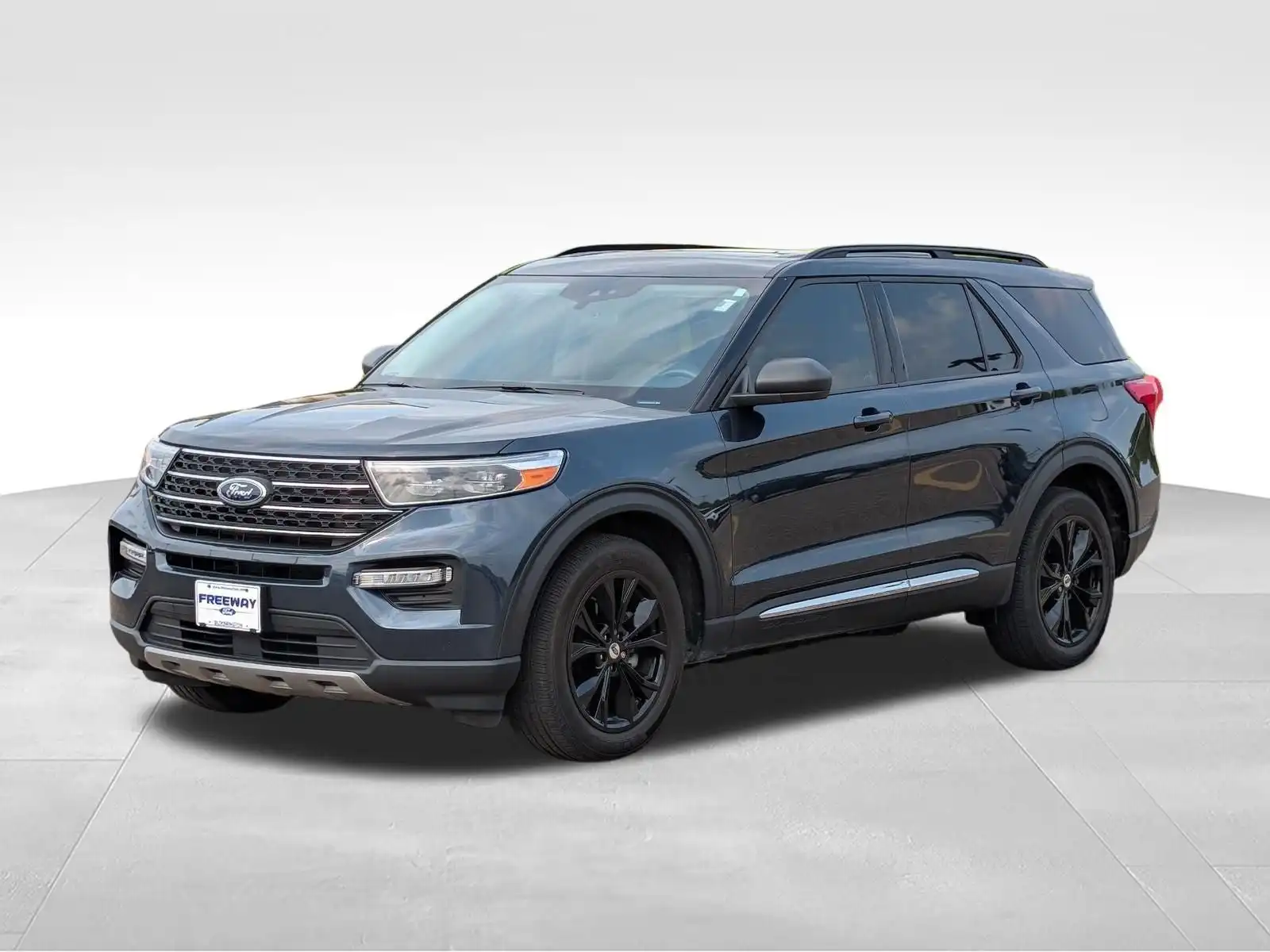 2024 Ford Explorer XLT 4WD's photo