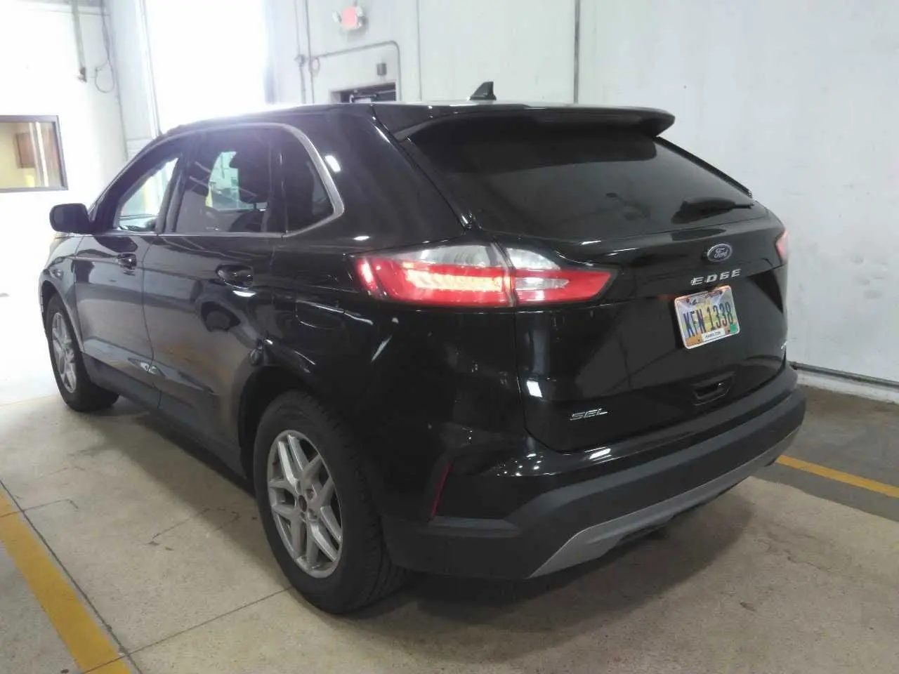 2024 Ford Edge SEL AWD photo 3