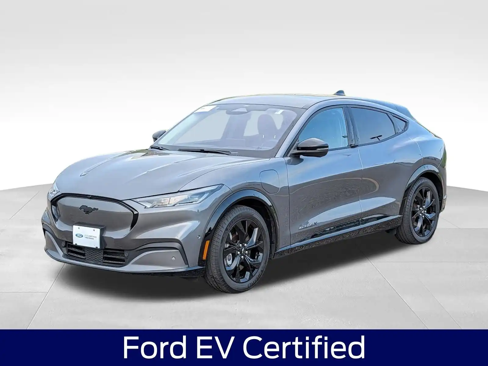 2023 Ford Mustang-Mach-e Premium's photo