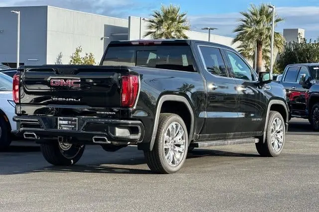 2026 GMC Sierra Denali 4WD Crew Cab Short Box photo 3