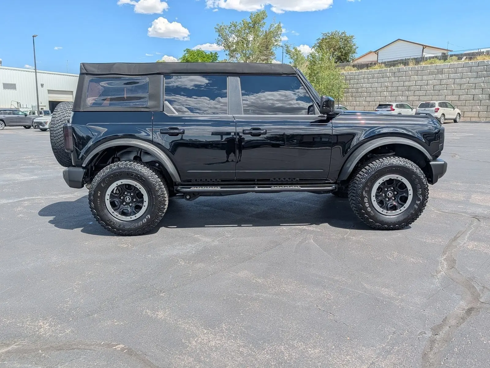 2023 Ford Bronco Outer Banks 4WD photo 3