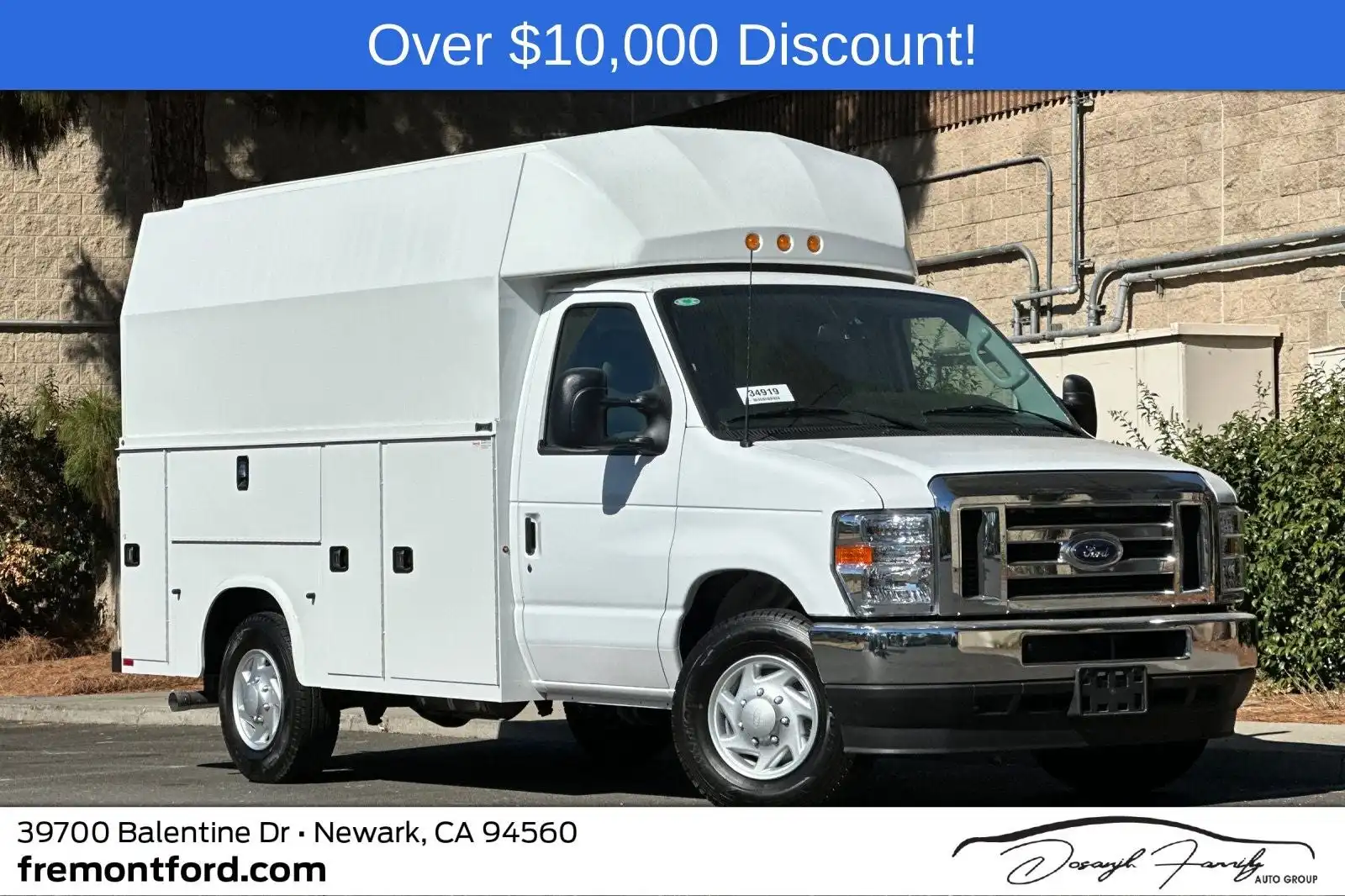 2025 Ford E-Series SRW E-350 Super Duty 138 in WB's photo