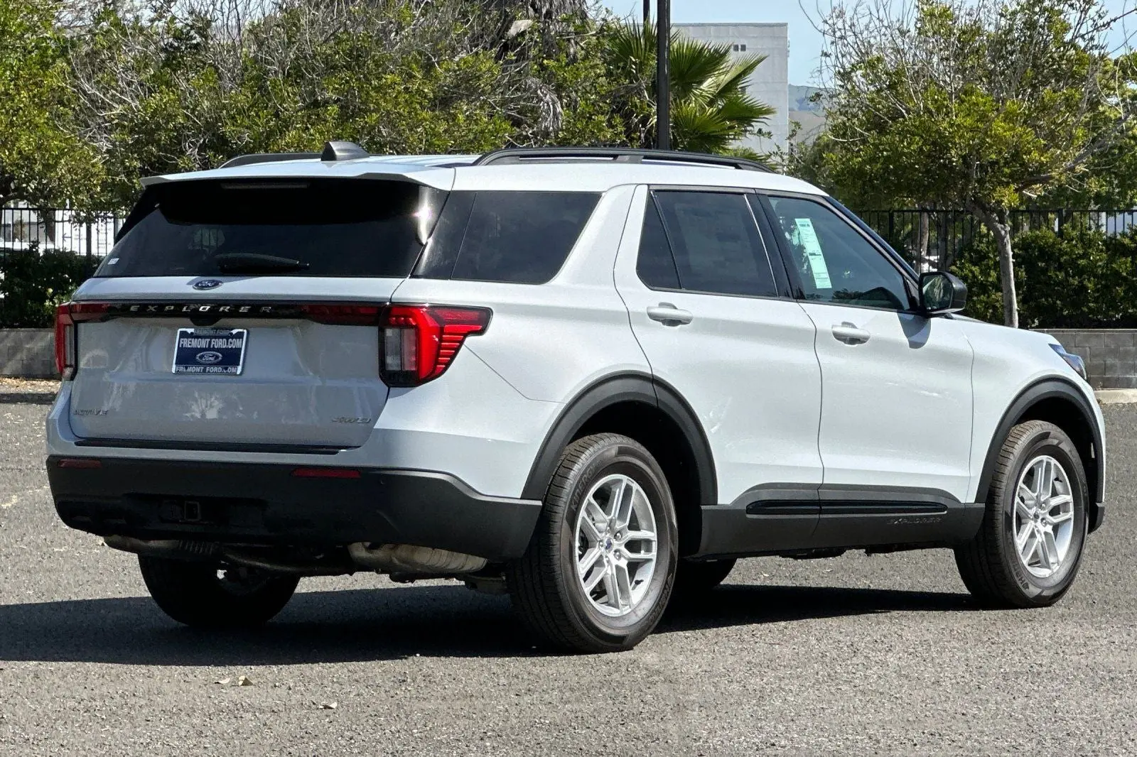 2026 Ford Explorer Active 4WD photo 3