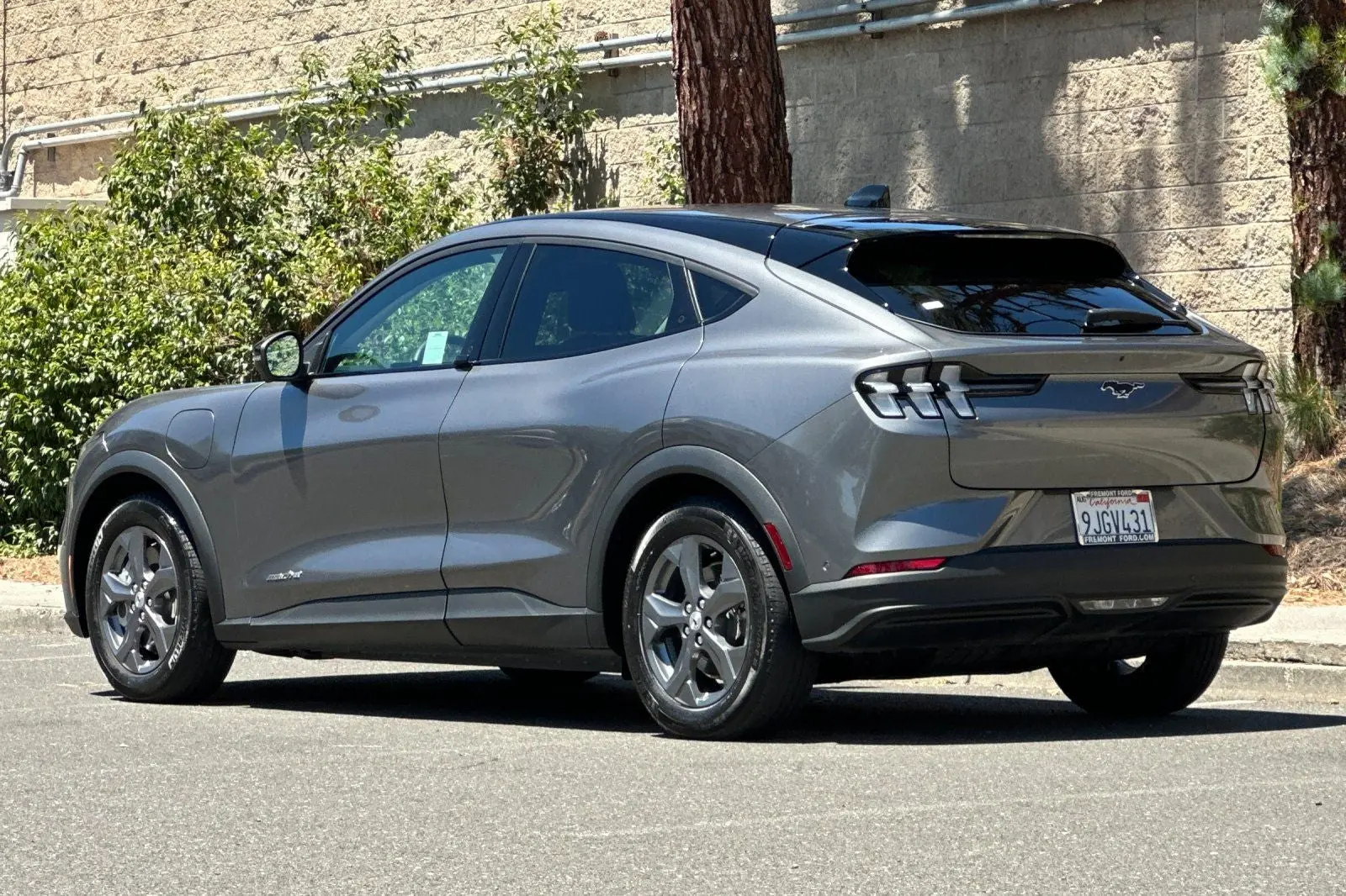 2023 Ford Mustang-Mach-e Select photo 5