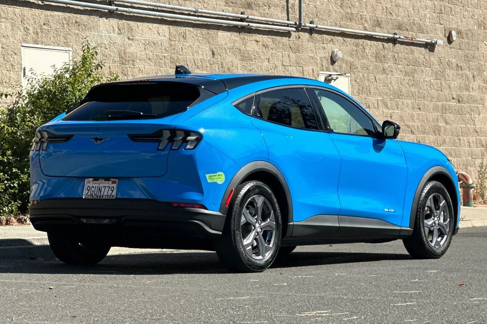 2023 Ford Mustang-Mach-e Select photo 3