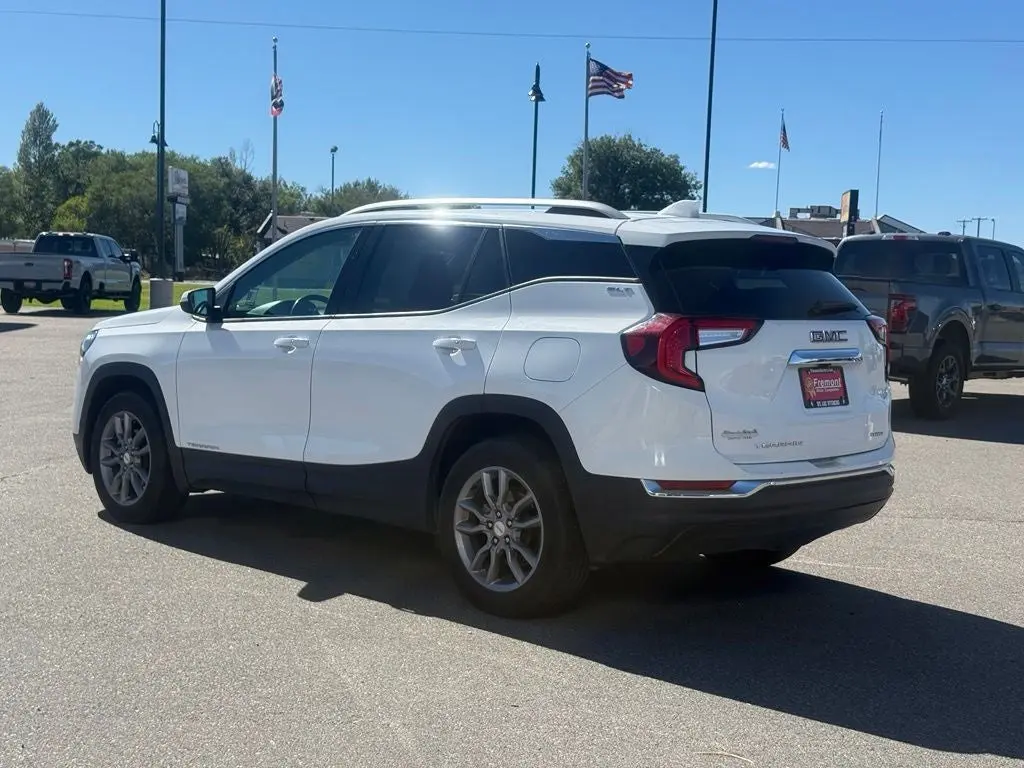 2024 GMC Terrain SLT AWD photo 5
