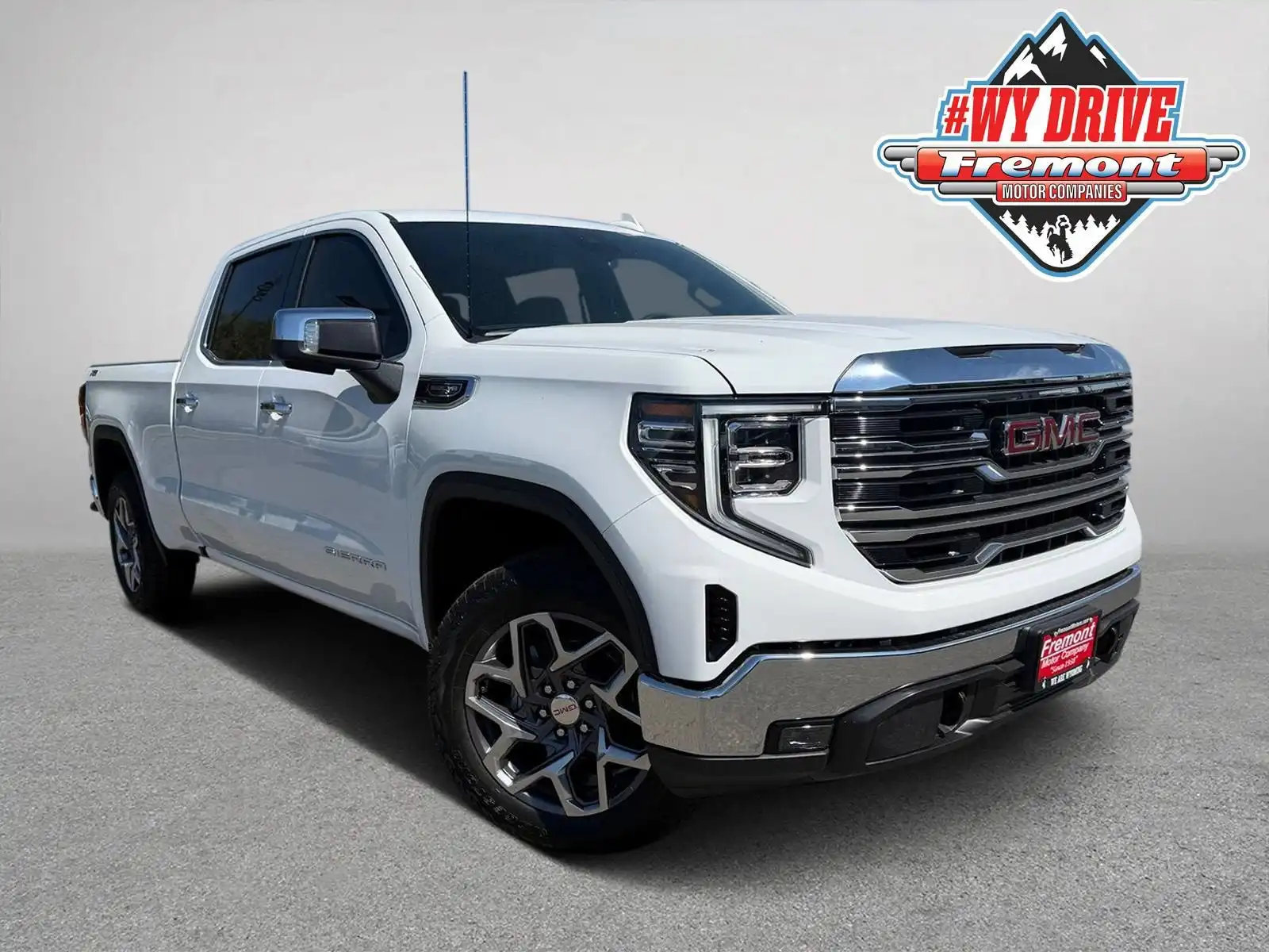 2026 GMC Sierra 4WD Crew Cab Standard Box SLT's photo