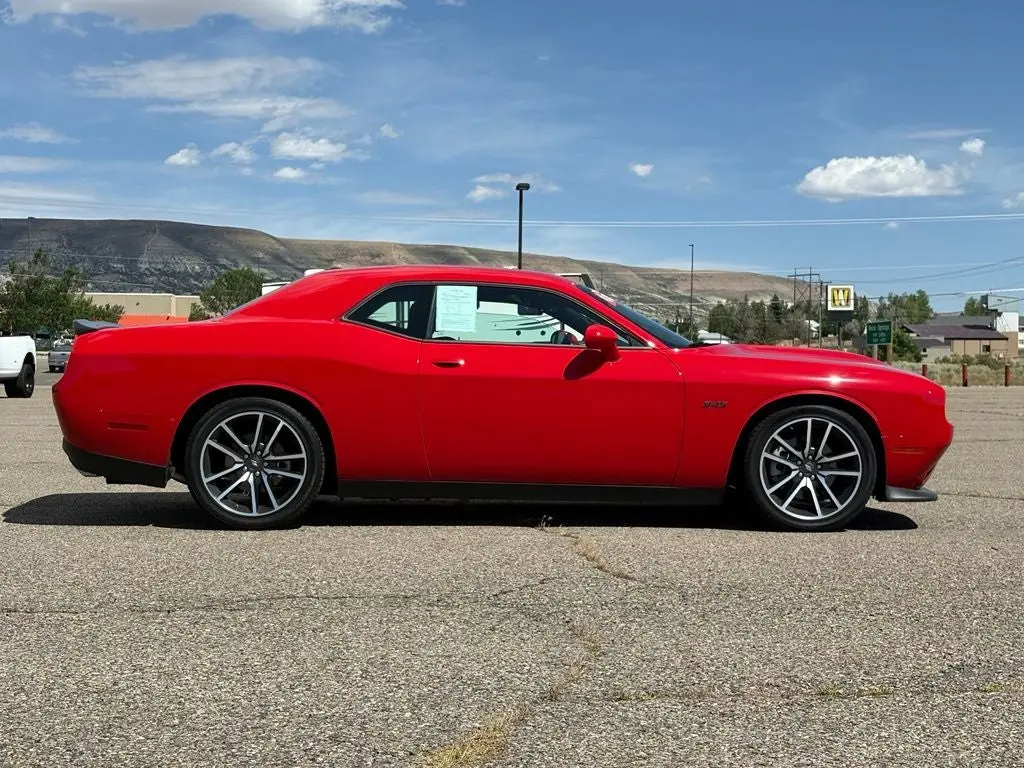 2023 Dodge Challenger R/T photo 4
