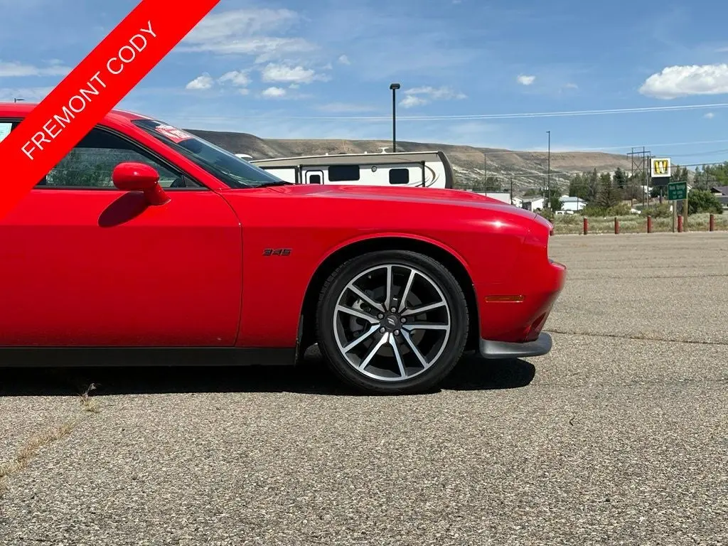2023 Dodge Challenger R/T photo 5