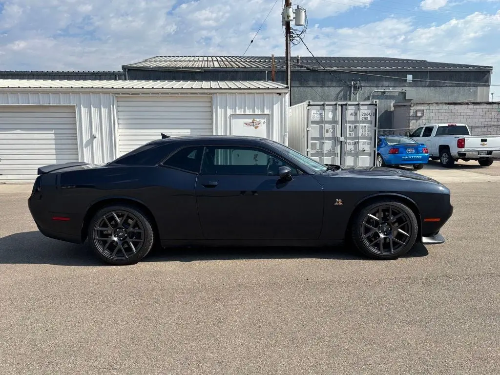 2017 Dodge Challenger Scat Pack photo 3