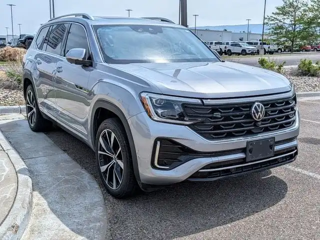 2024 Volkswagen Atlas 2.0T SEL Premium R-Line 4MOTION's photo