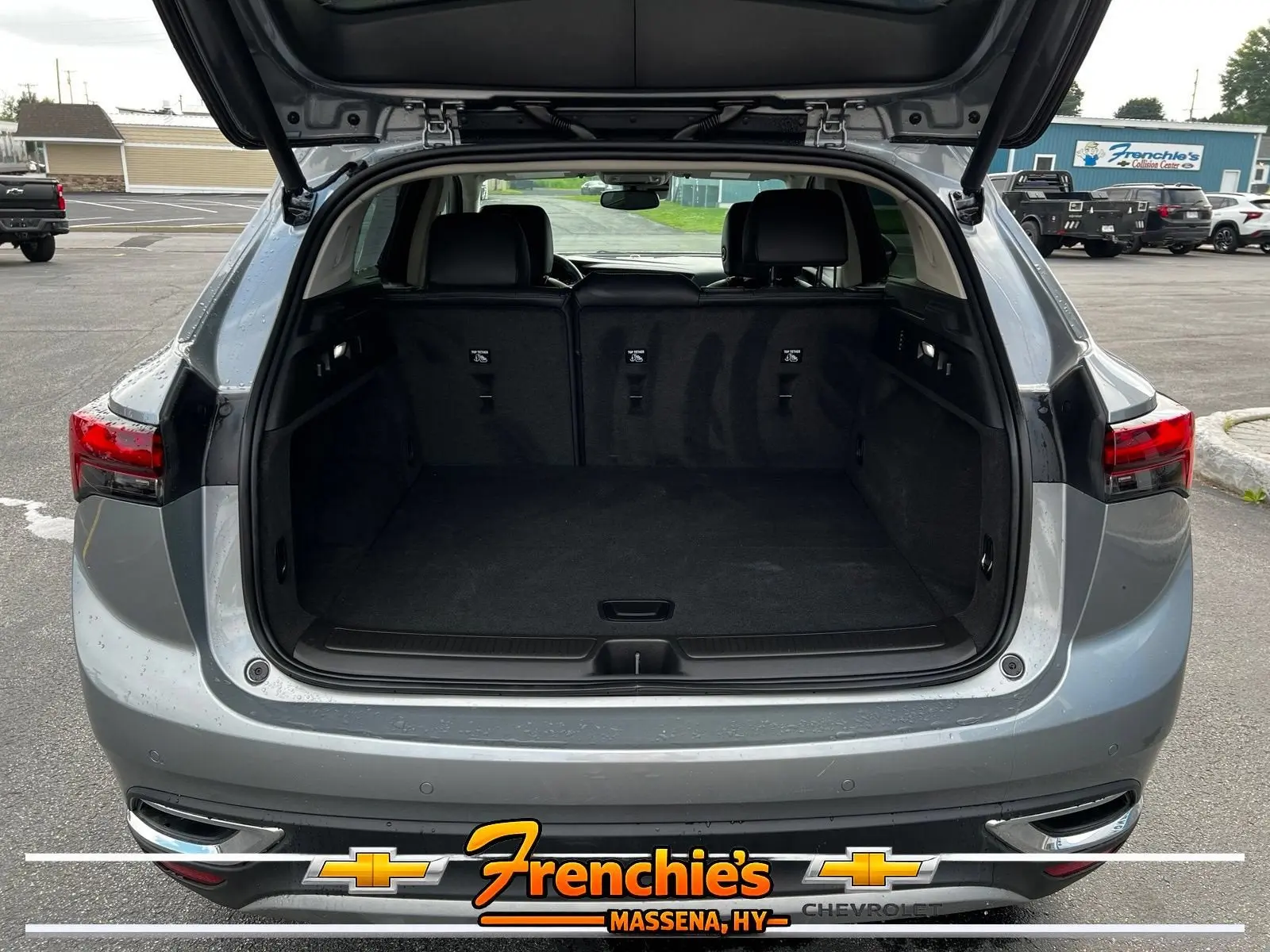2023 Buick Envision Essence AWD photo 5