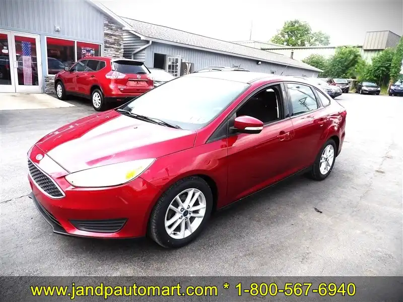 2016 Ford Focus Sedan SE's photo