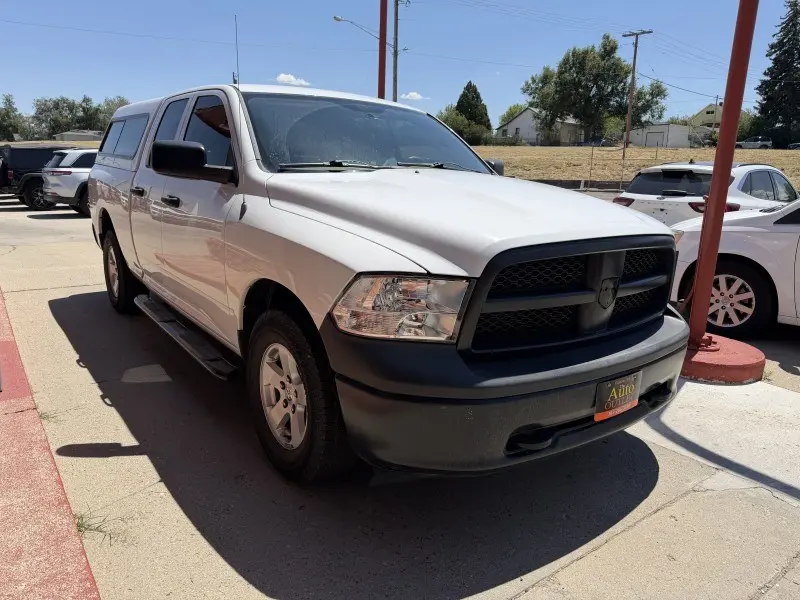 2012 RAM 1500 ST 4x4 Quad Cab photo 3