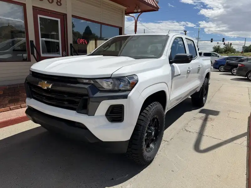 2025 Chevrolet Colorado 4WD LT Crew Cab Short Box's photo