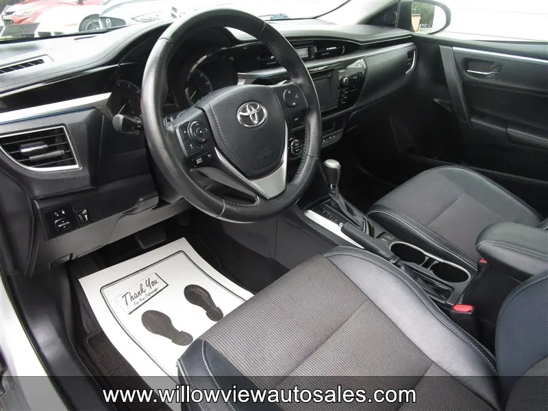 2014 Toyota Corolla S Plus AT photo 4