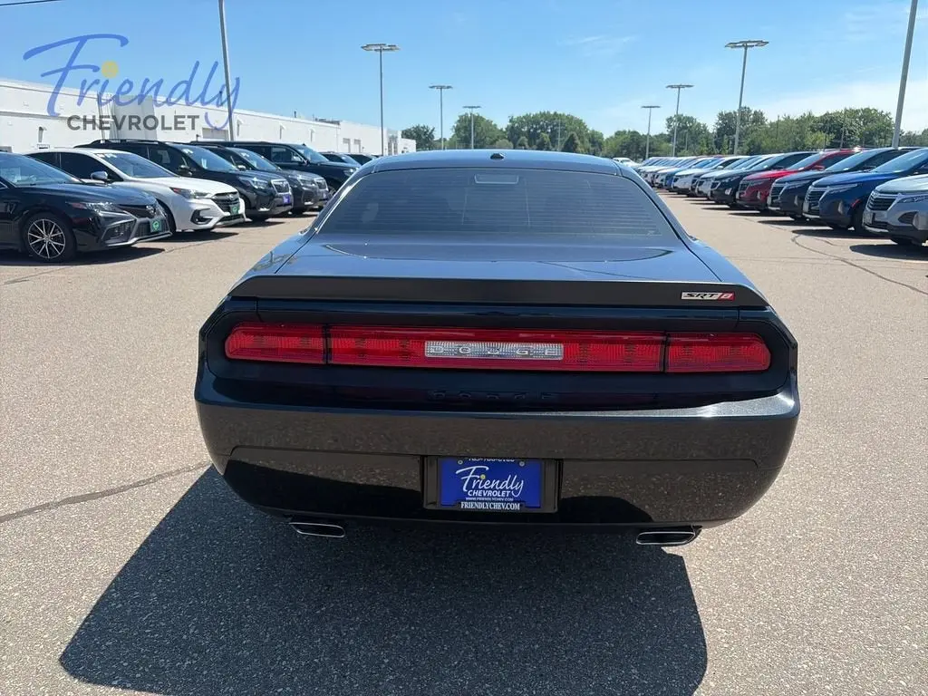 2009 Dodge Challenger SRT8 photo 4