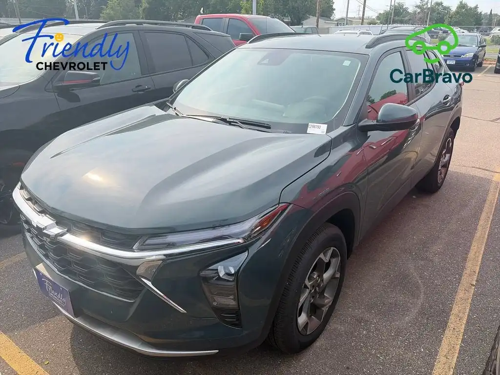 2025 Chevrolet Trax LT's photo