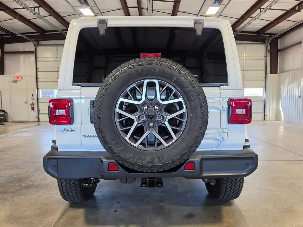 2026 Jeep Wrangler Sahara photo 4