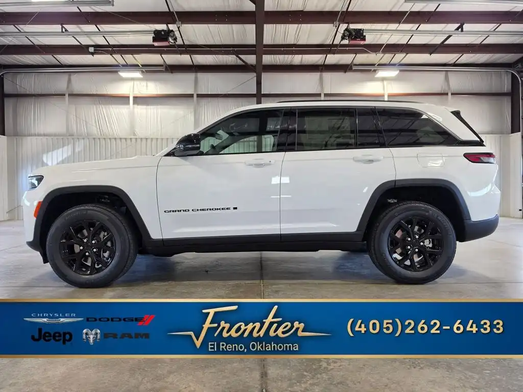 2026 Jeep Grand Cherokee Laredo Altitude 4x4's photo