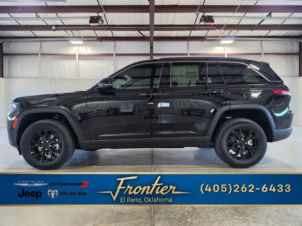 2026 Jeep Grand Cherokee Laredo Altitude 4x4's photo