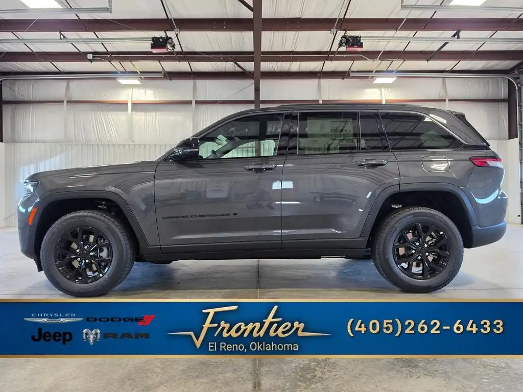 2026 Jeep Grand Cherokee Laredo Altitude 4x4's photo