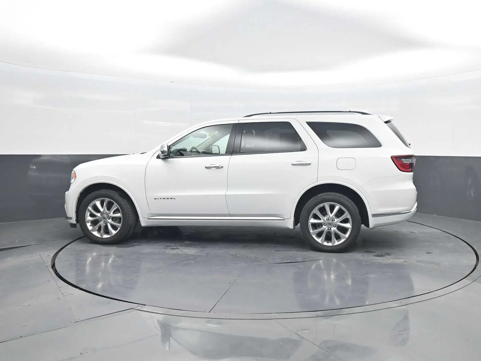 2019 Dodge Durango Citadel AWD photo 5