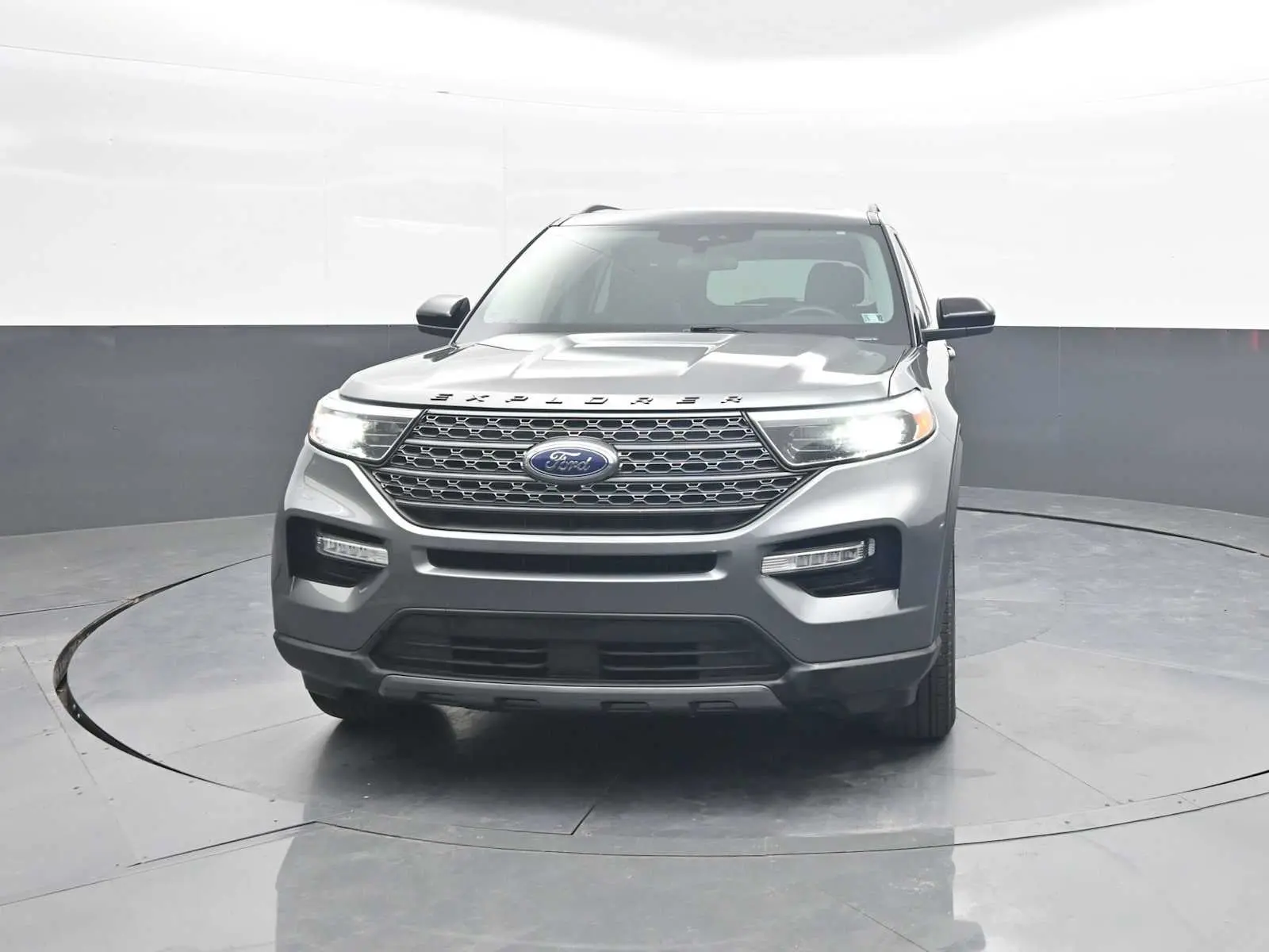 2024 Ford Explorer XLT 4WD photo 3