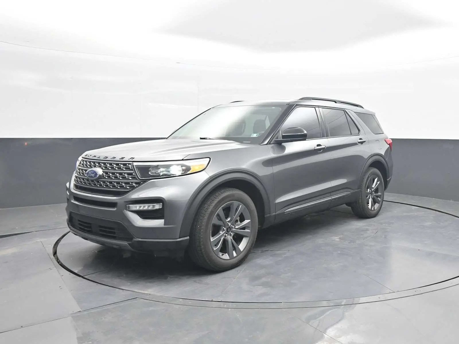 2024 Ford Explorer XLT 4WD photo 4