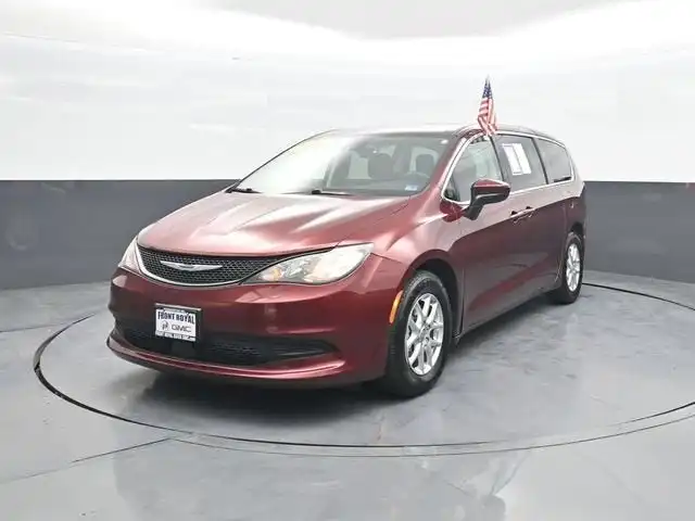 2023 Chrysler Voyager LX's photo