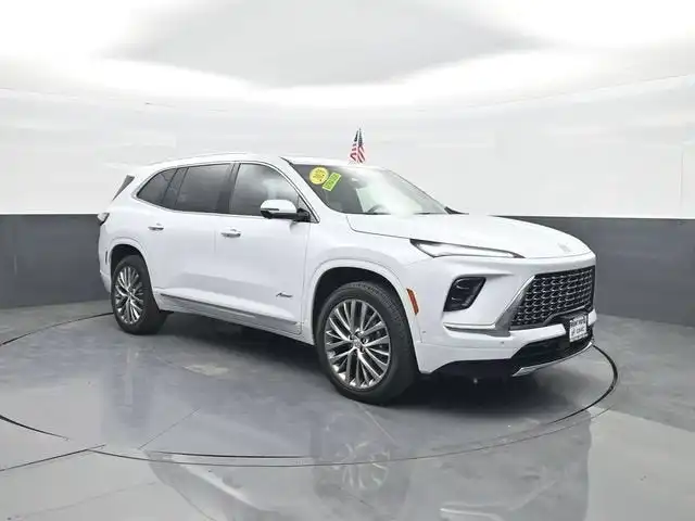 2026 Buick Enclave Avenir AWD's photo