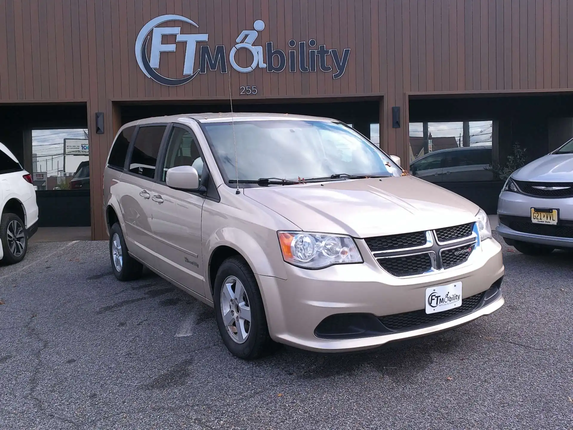2013 Dodge Grand Caravan SXT's photo