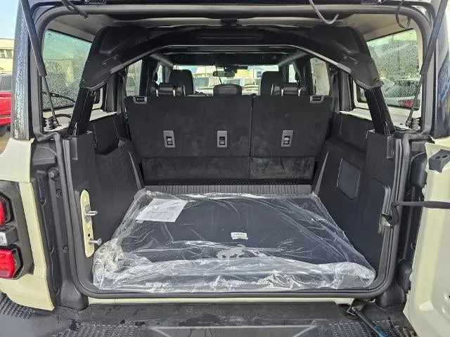 2025 Ford Bronco Raptor 4x4 photo 5