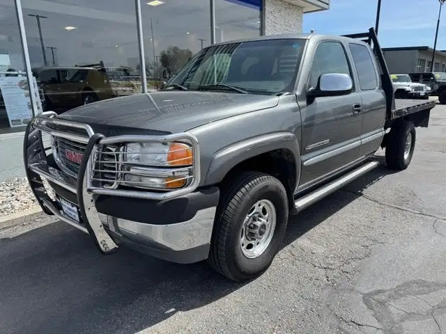 2001 GMC Sierra SLE 4WD Extended Cab SWB 2500HD's photo