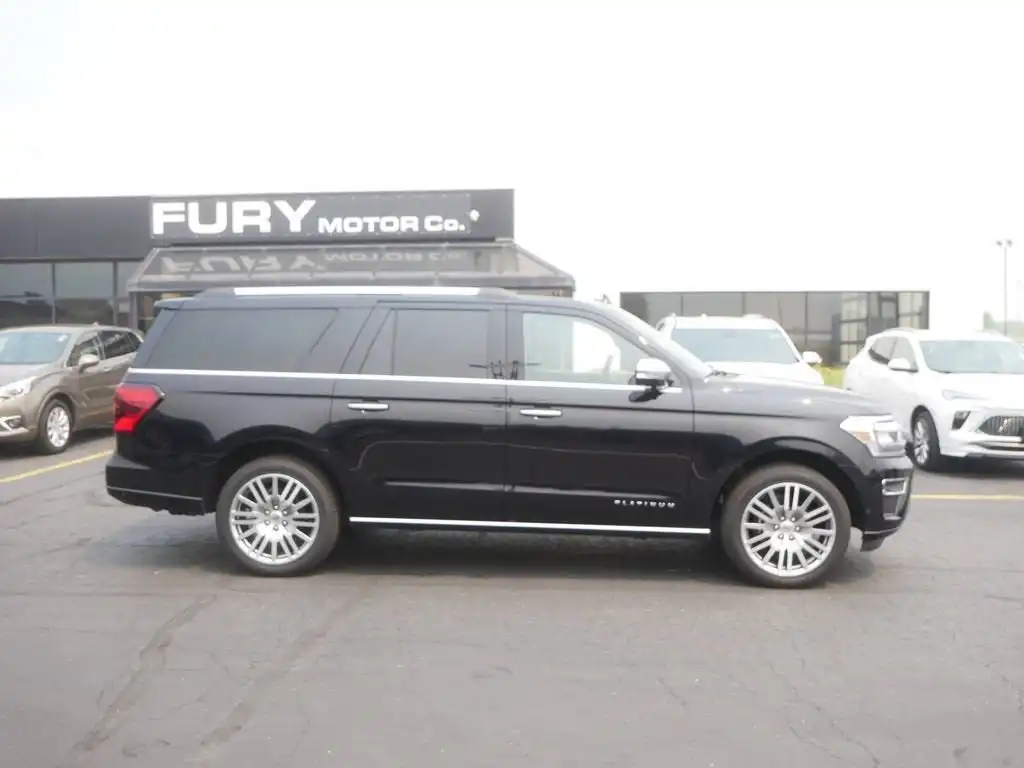 2024 Ford Expedition Platinum's photo