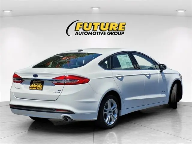 2018 Ford Fusion SE photo 4