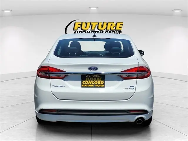 2018 Ford Fusion SE photo 5