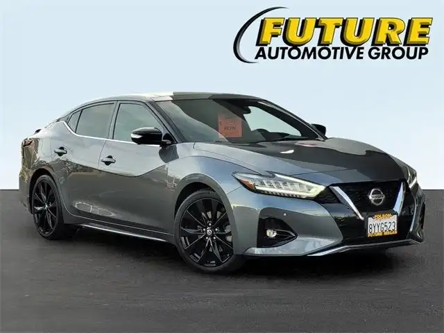 2020 Nissan Maxima SR's photo