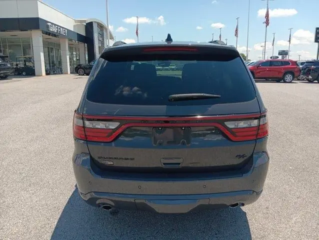 2023 Dodge Durango R/T Plus RWD photo 5
