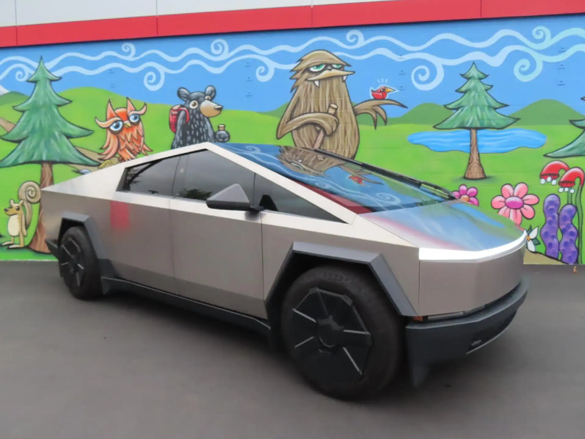 2024 Tesla Cybertruck AWD's photo