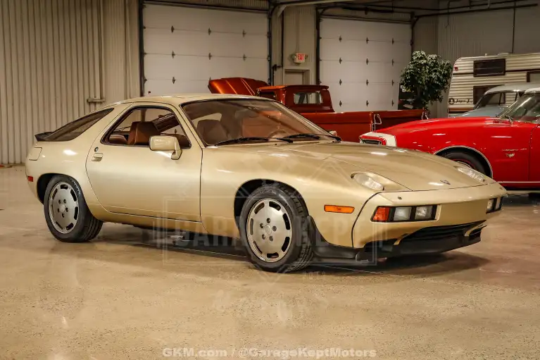 1982 Porsche 928's photo