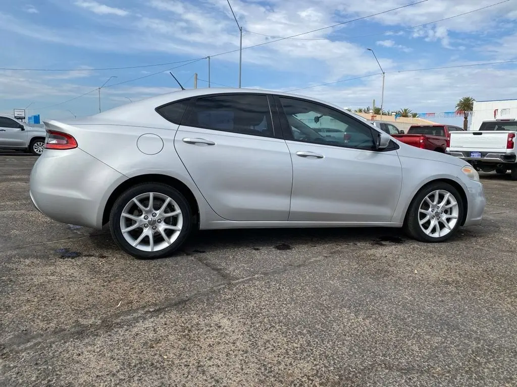 2013 Dodge Dart 2.0 SXT photo 5