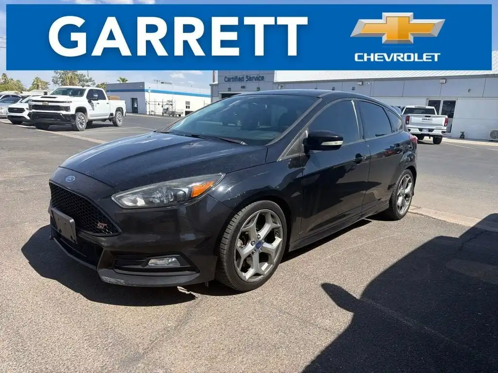 2017 Ford Focus 5 Door Hatch ST's photo