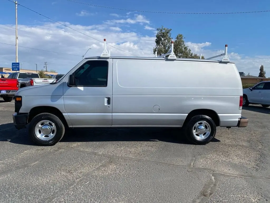 2013 Ford E-Series E-150 Van photo 3