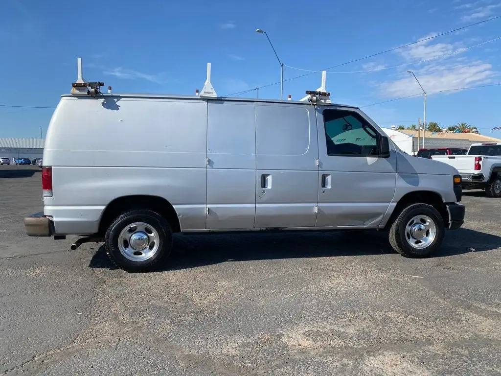 2013 Ford E-Series E-150 Van photo 5