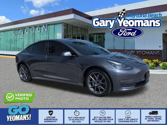 2021 Tesla Model 3 Standard Range Plus's photo