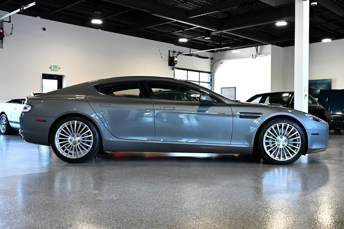 2011 Aston Martin Rapide Rapide Luxury photo 4