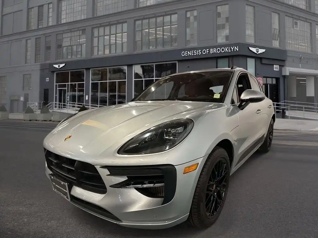 2021 Porsche Macan GTS's photo