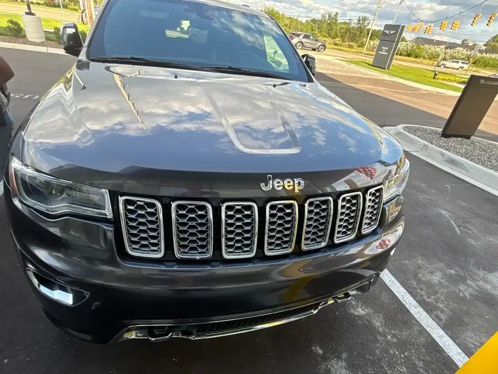 2019 Jeep Grand Cherokee Overland 4WD's photo