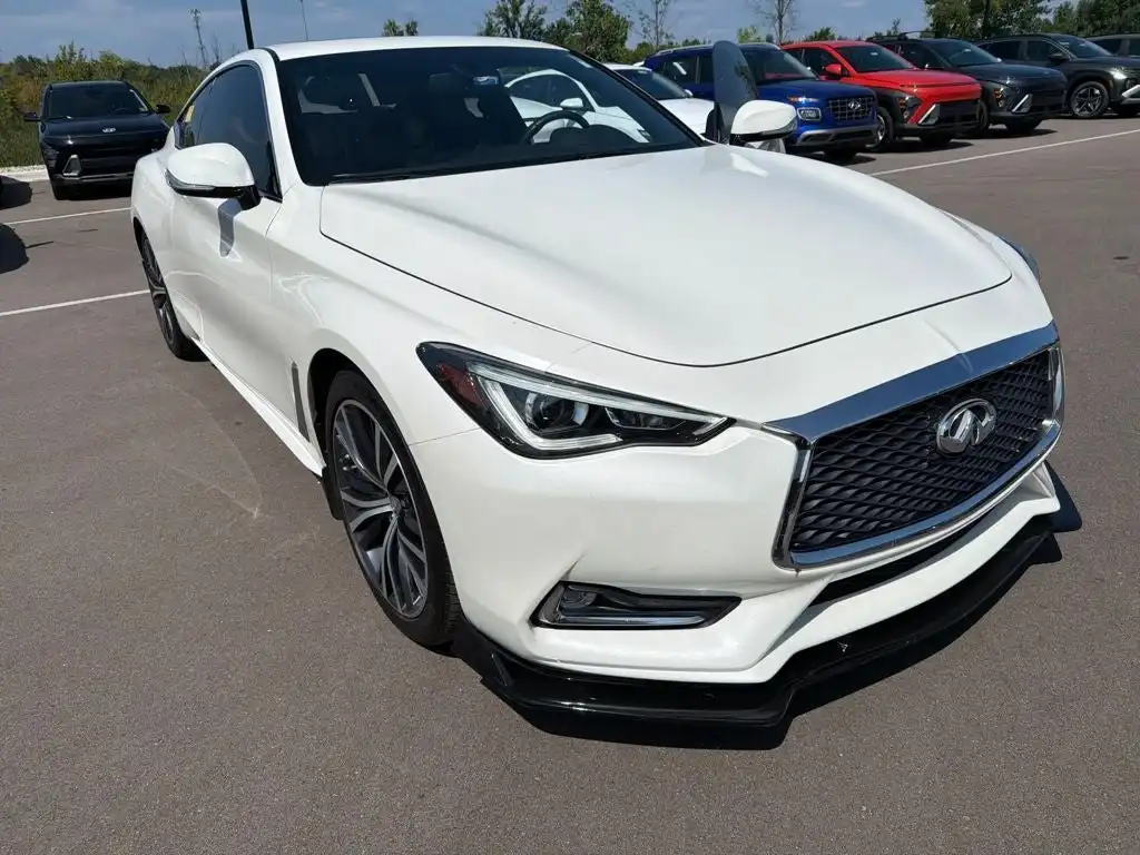 2018 INFINITI Q60 3.0t Luxe AWD's photo